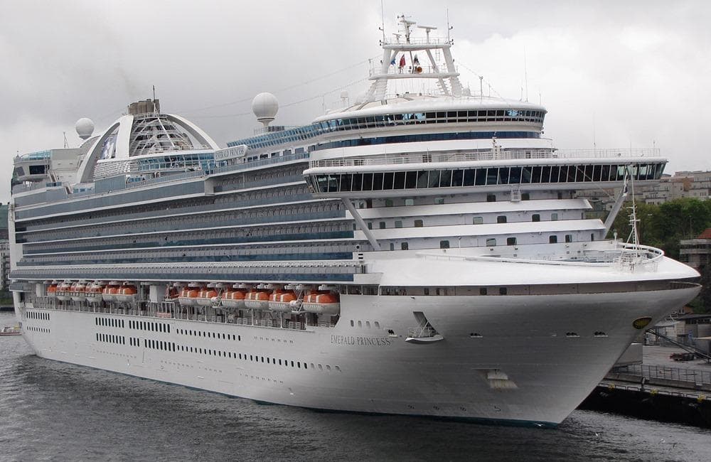Barco Emerald Princess