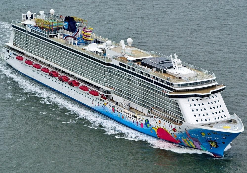 Barco Norwegian Breakaway