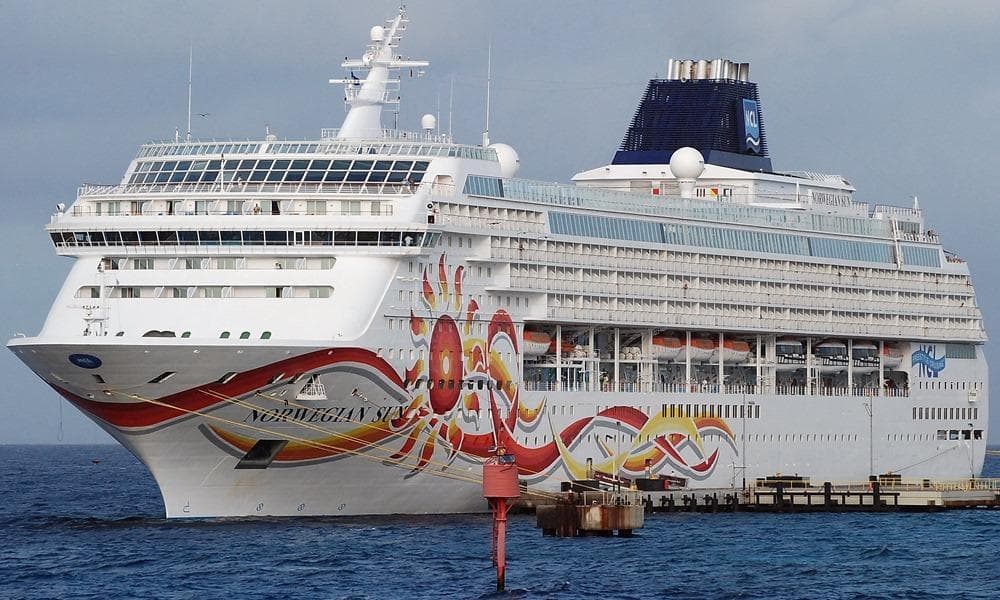 Barco Norwegian Sun